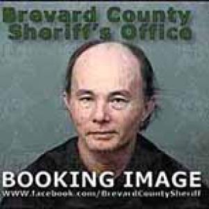 Dung Minh Le a registered Sexual Offender or Predator of Florida