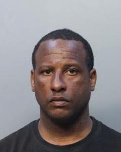 Tomas Dejuain Scott a registered Sexual Offender or Predator of Florida
