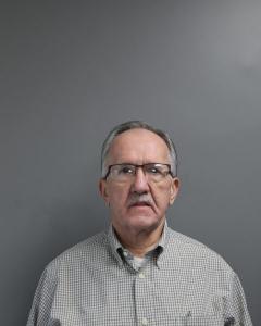 Everett L Hutson a registered Sex Offender of West Virginia