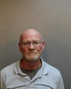 Lawrence J Dillsworth a registered Sex Offender of West Virginia