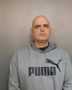 Bradley Clay Totten a registered Sex Offender of West Virginia