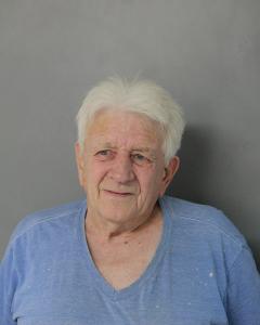 Michael J Blodgett a registered Sex Offender of West Virginia