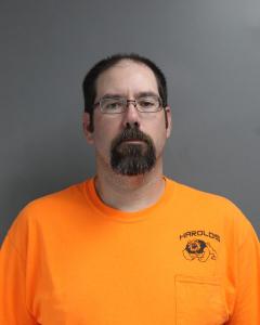 Justin R Hoover a registered Sex Offender of West Virginia