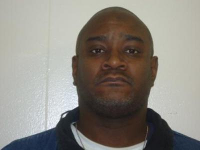 Laron Arland Lozan a registered Sex Offender of Illinois