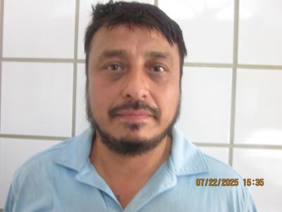 Roberto Elizandro Diaz a registered  of Texas