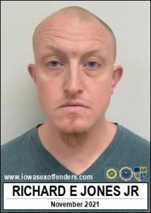 Richard Elwood Jones Jr a registered Sex Offender of Iowa