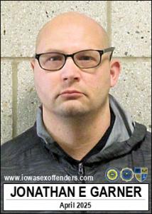 Jonathan Eugene Garner a registered  of Iowa