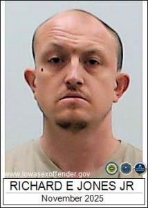 Richard Elwood Jones Jr a registered Sex Offender of Iowa