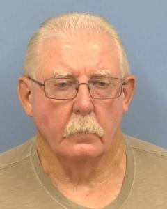 Lenard G Hale a registered Sex Offender of Illinois