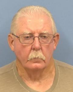 Lenard G Hale a registered Sex Offender of Illinois