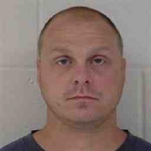 Travis D Rhoades a registered Sex Offender of Illinois