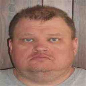 Mathew T Lundak a registered Sex Offender of Illinois