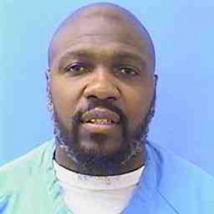 Lamont Winfert a registered Sex Offender of Illinois