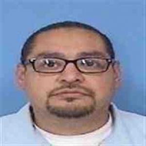 Roberto Velez a registered Sex Offender of Illinois