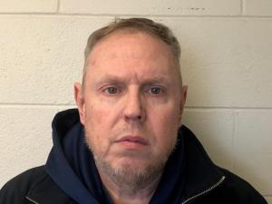 Kirk J Hellwig a registered Sex Offender of New York