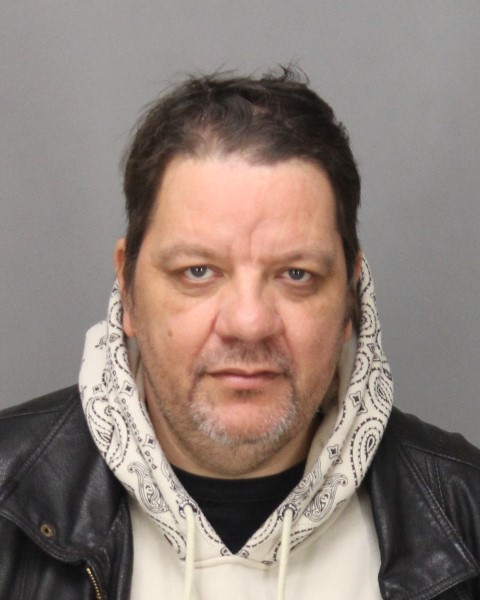 Luis Snow a registered  of Massachusetts