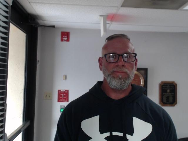 Jonathen E Manek a registered  of Arkansas