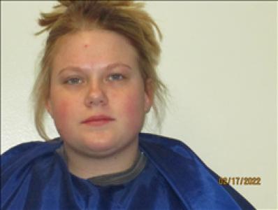 Ashlyn Nicole Saunders a registered Sex, Violent, or Drug Offender of Kansas
