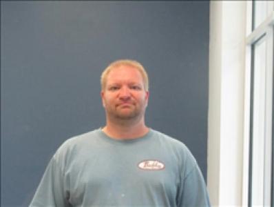 Travis R Whiteside a registered Sex, Violent, or Drug Offender of Kansas