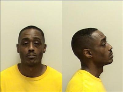 Lamont Ray Lunnie a registered Sex, Violent, or Drug Offender of Kansas