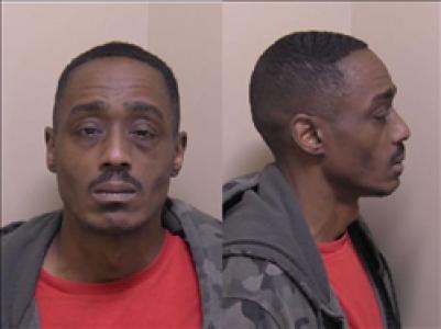 Lamont Ray Lunnie a registered Sex, Violent, or Drug Offender of Kansas