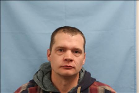 Travis Lee Rich a registered Sex, Violent, or Drug Offender of Kansas