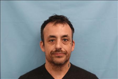 Reyes Osuna Campos a registered Sex, Violent, or Drug Offender of Kansas