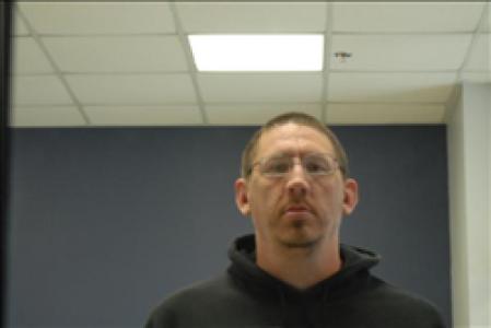 Matthew Wayne Luce a registered Sex, Violent, or Drug Offender of Kansas