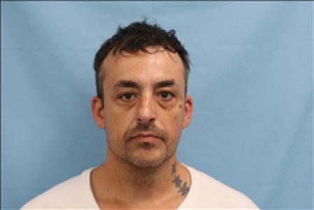 Reyes Osuna Campos a registered Sex, Violent, or Drug Offender of Kansas