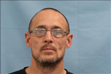 Justin Lee Skeens a registered Sex, Violent, or Drug Offender of Kansas