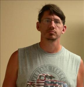 Matthew Wayne Luce a registered  of Kansas