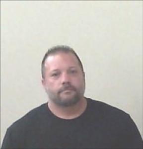 Justin Wayne Fowler a registered  of Kansas