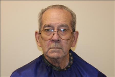 Claude Edward Grooms a registered Sex, Violent, or Drug Offender of Kansas