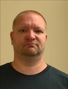 Travis R Whiteside a registered Sex, Violent, or Drug Offender of Kansas