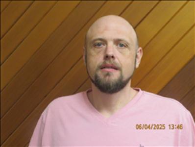 Andrew Wayne Wear a registered Sex, Violent, or Drug Offender of Kansas