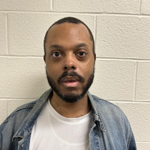 Dion Levon Dickens a registered Sex Offender of Maryland