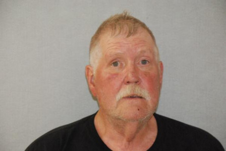 James Lee Vondenhuevel a registered Sex Offender of Ohio