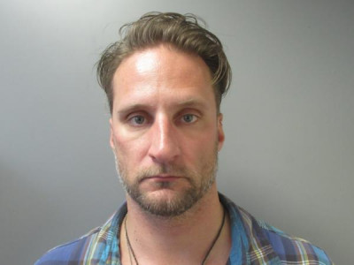 Christopher R Burns a registered Sex Offender of Connecticut