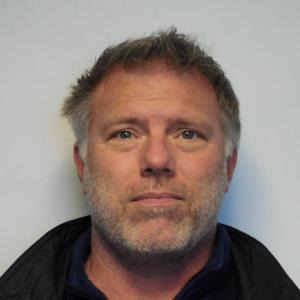 Robert Warren Eads a registered Sex or Violent Offender of Indiana