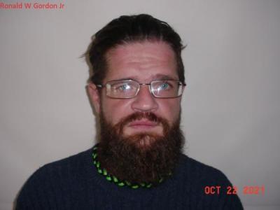 Ronald William Gordon Jr a registered Sex or Violent Offender of Indiana