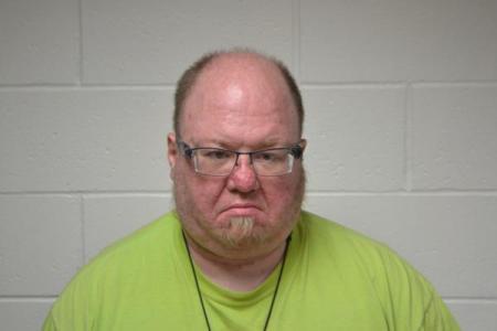 Ryne Edward Price a registered Sex or Violent Offender of Indiana