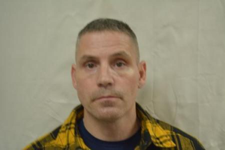 Bradley Michael Topp a registered Sex or Violent Offender of Indiana