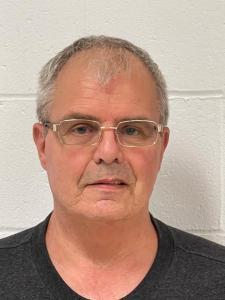 Dexter Lee Hensley a registered Sex or Violent Offender of Indiana