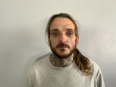 Chad R Earl a registered Sex or Violent Offender of Indiana