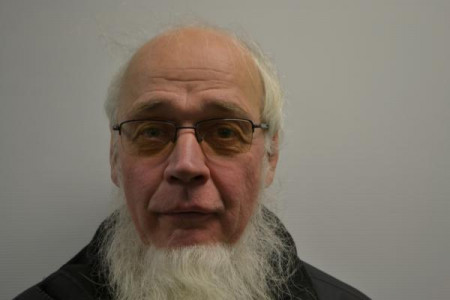 Robert D Stutzman a registered Sex or Violent Offender of Indiana