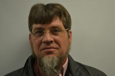 Marlin J Slabaugh a registered Sex or Violent Offender of Indiana