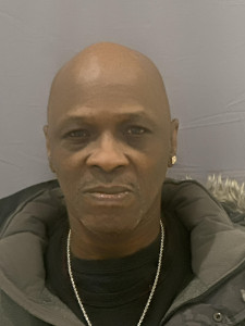 Robert Lewis Washington a registered Sex or Violent Offender of Indiana