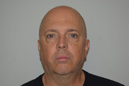 Keith Edward Handshoe a registered Sex or Violent Offender of Indiana