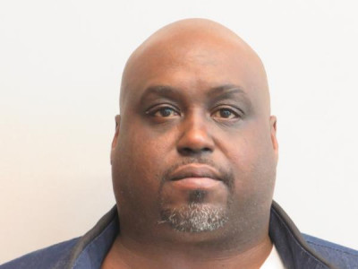 Darnell Lamar Parks a registered Sex or Violent Offender of Indiana