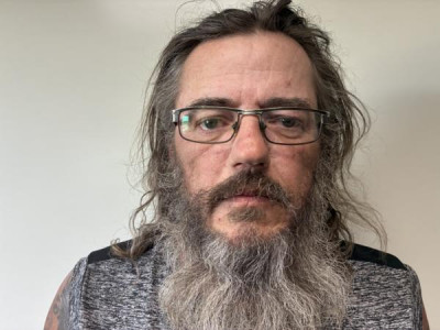 Donald E Hylton a registered Sex or Violent Offender of Indiana